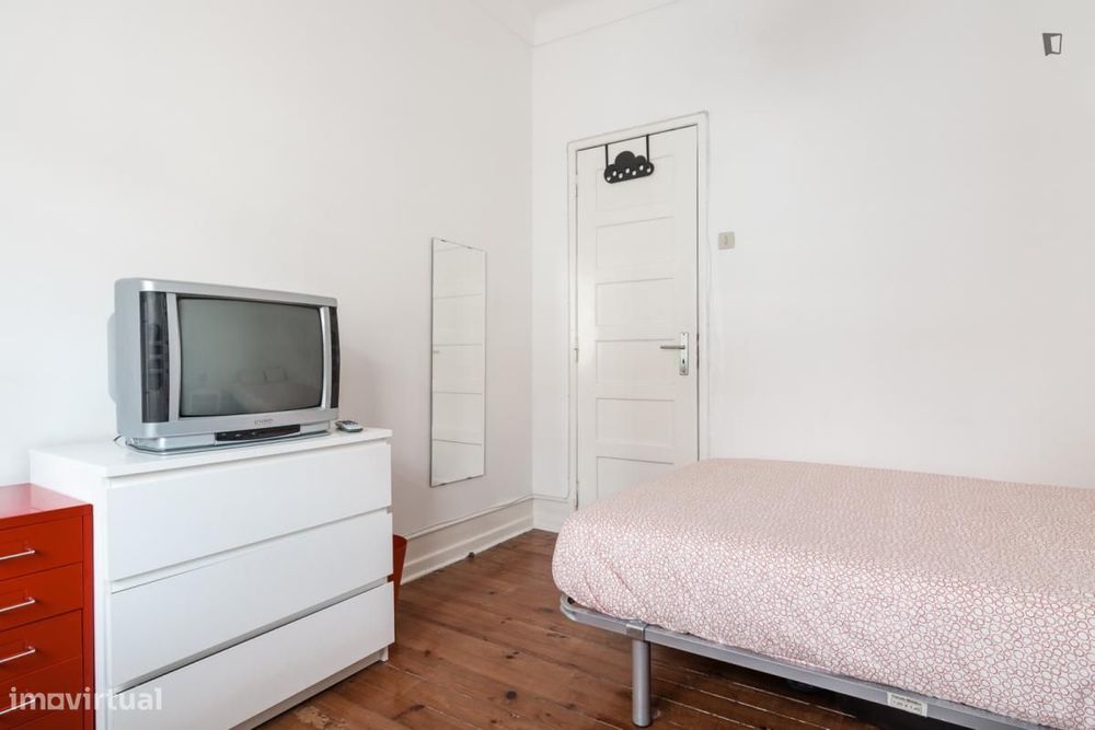 Quarto - localizado em Alameda Lisbon