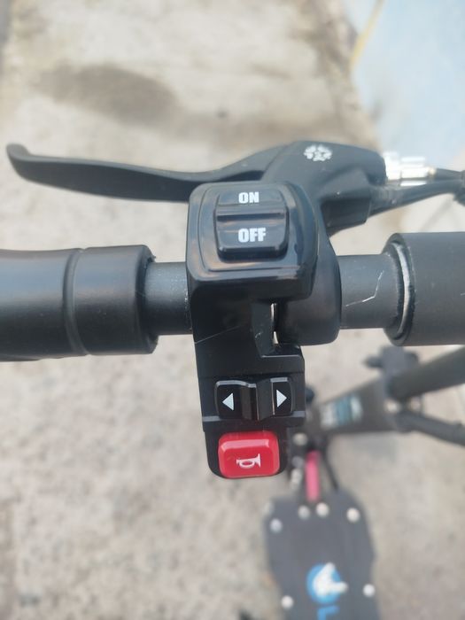 Потужний майже новий електросамокат Like.Bike Solo, пробіг 242 км,  2  ключі, 2 брелка сигналізації.