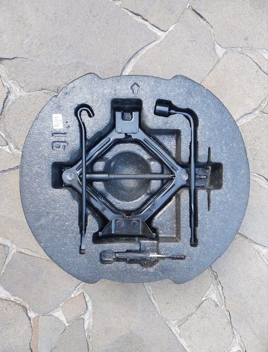 Домкрат, набір інструментів, органайзер Hyundai Sonata NF (2004-2009)