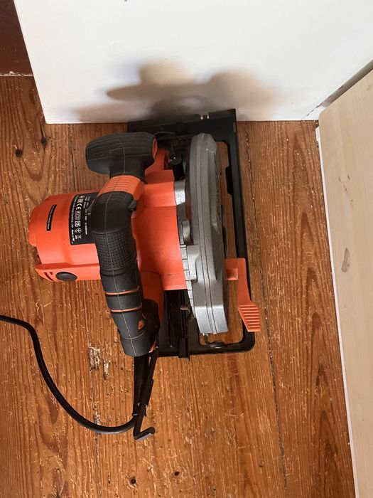 serra circular Black & Decker CS1550