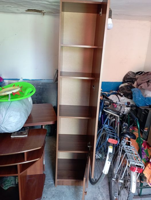 Продам шкаф пенал