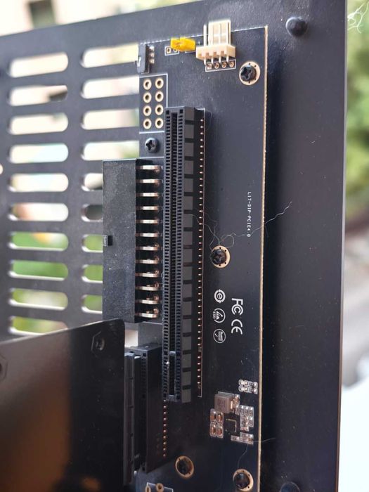 Stacja eGPU TH3P4G3 Thunderbolt 3/4 L17 + stelaż i kabel