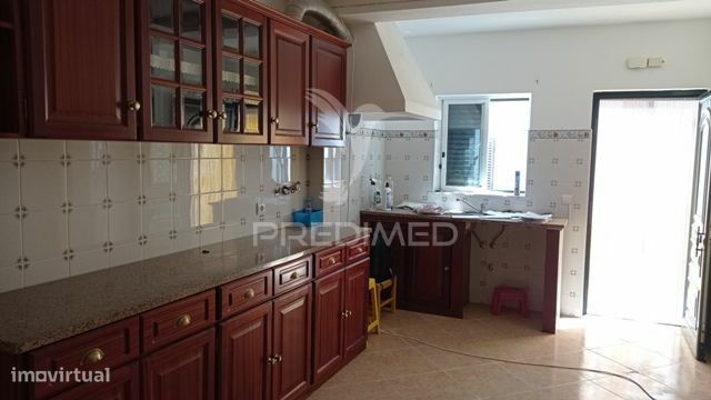 Casa de rés do chão e 1ºandar, Seda.