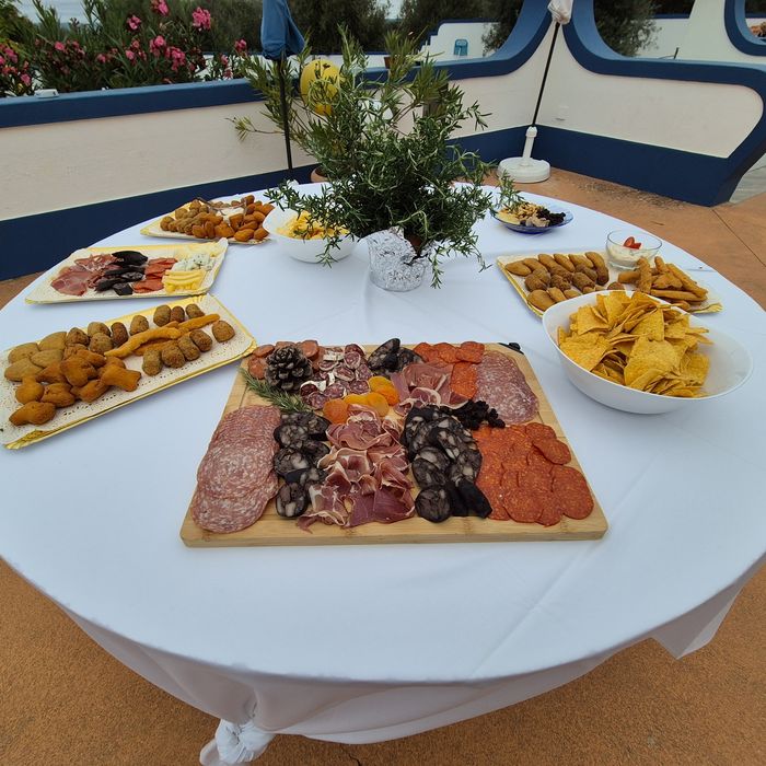 PORCO, Pernas E Espetada Gigante No Espeto