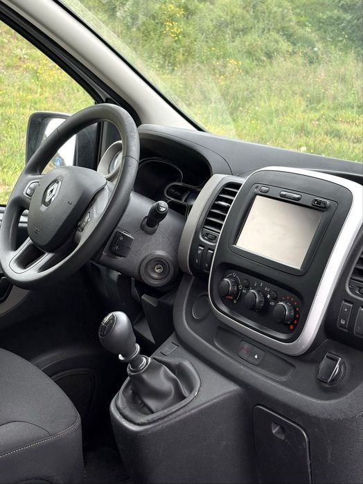 Renault Trafic c/plataforma
