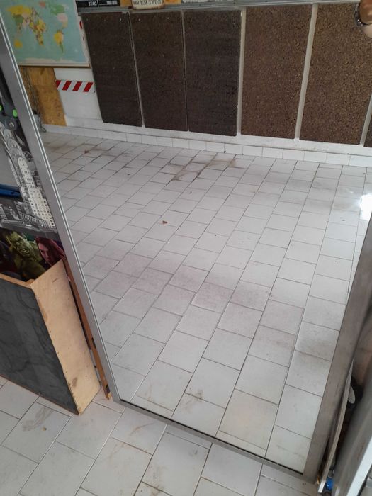 Espelho d 2 mt  altura usado moldura  aço cromado de vestiário de loja