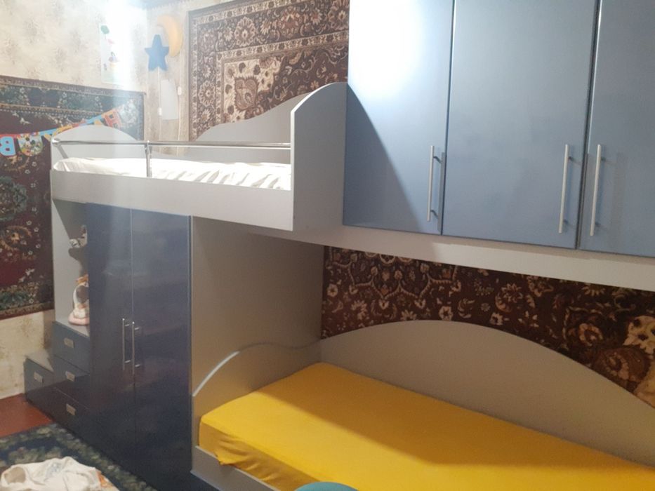 Продам 2-х этажную кровать