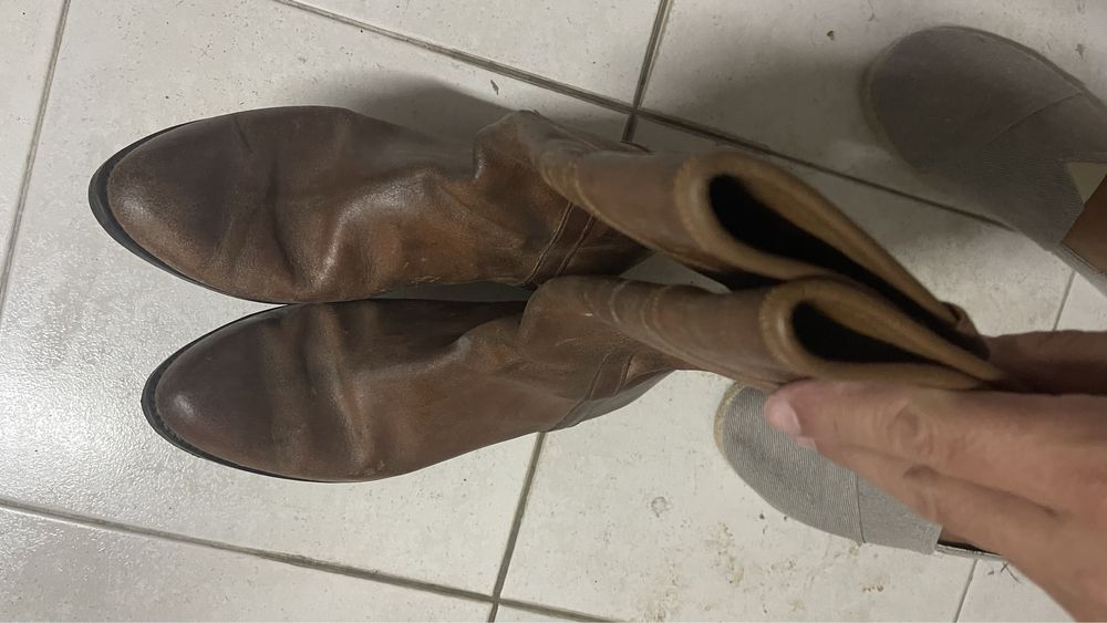 Botas de pele originais e genuinas com protetores 40/41