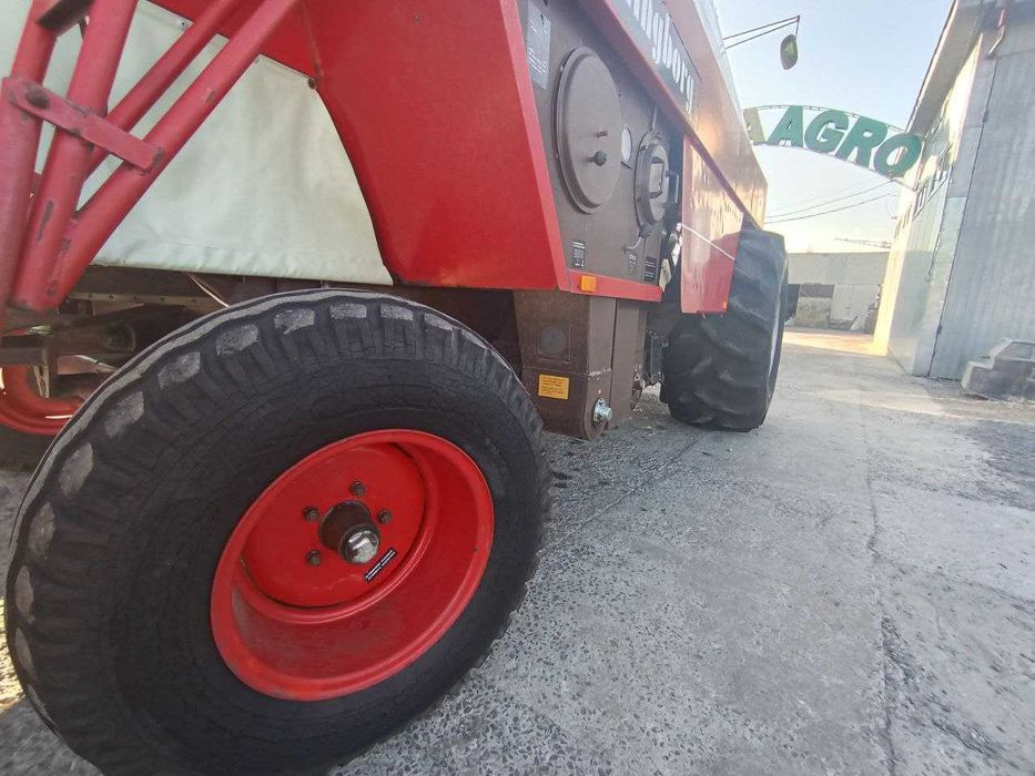 Комбайн Dronningborg D 7500 з гідроходом