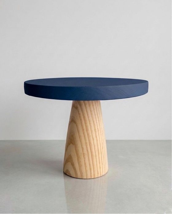 Cakestand Decorativo Azul & Madeira 25cm – Estilo Escandinavo Moderno