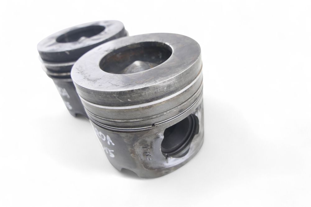 Tłok BMW E60 E61 E90 E91 E92 E87 E83 N47D20A 2.0d