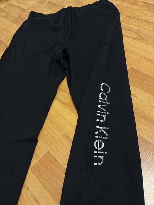 Штани Calvin Klein оригінал розмір L