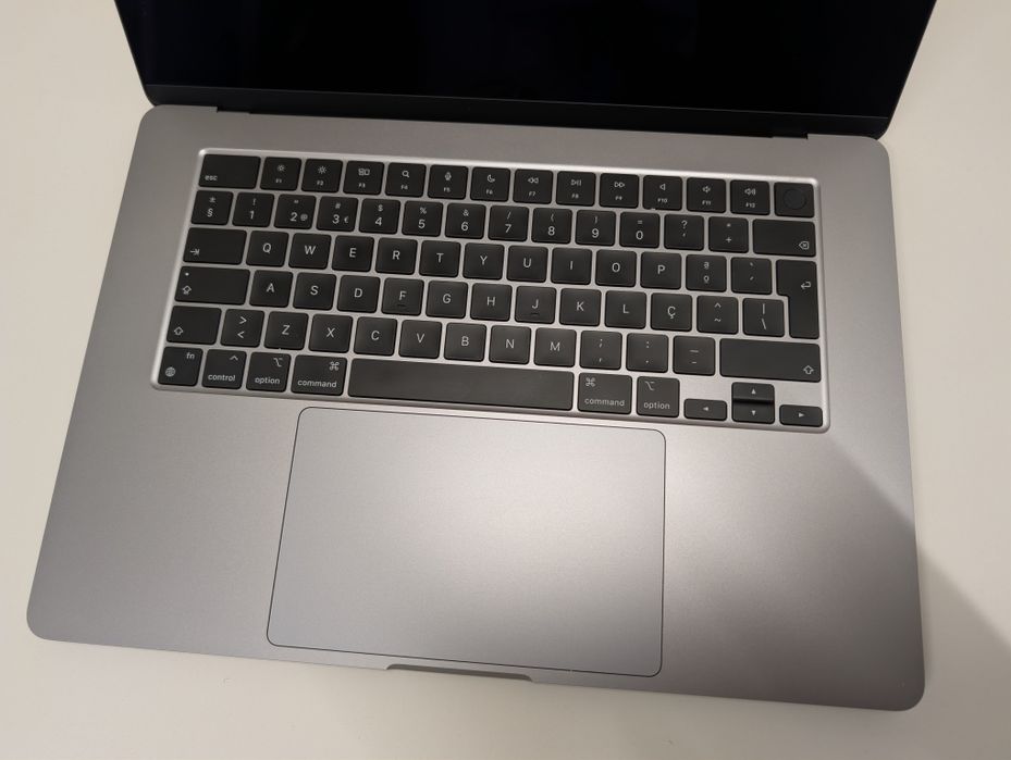 Apple MacBook Air M2