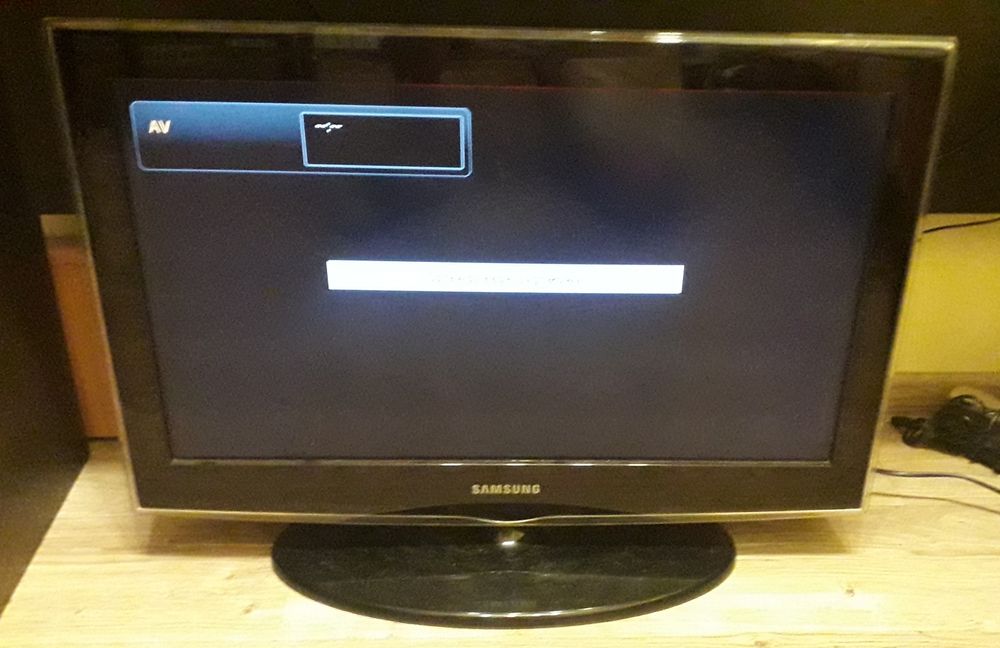 Tv LCD 26" Samsung LE26D450G1W  HDMI VGA EURO. Stan bdb.