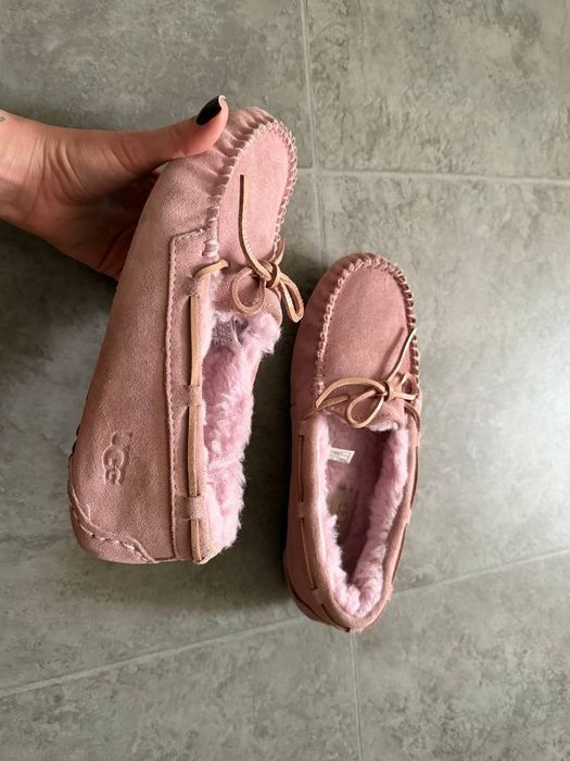 ugg dakota замшеві