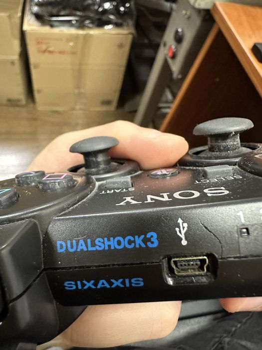 Черный белый джойстик sony ps3