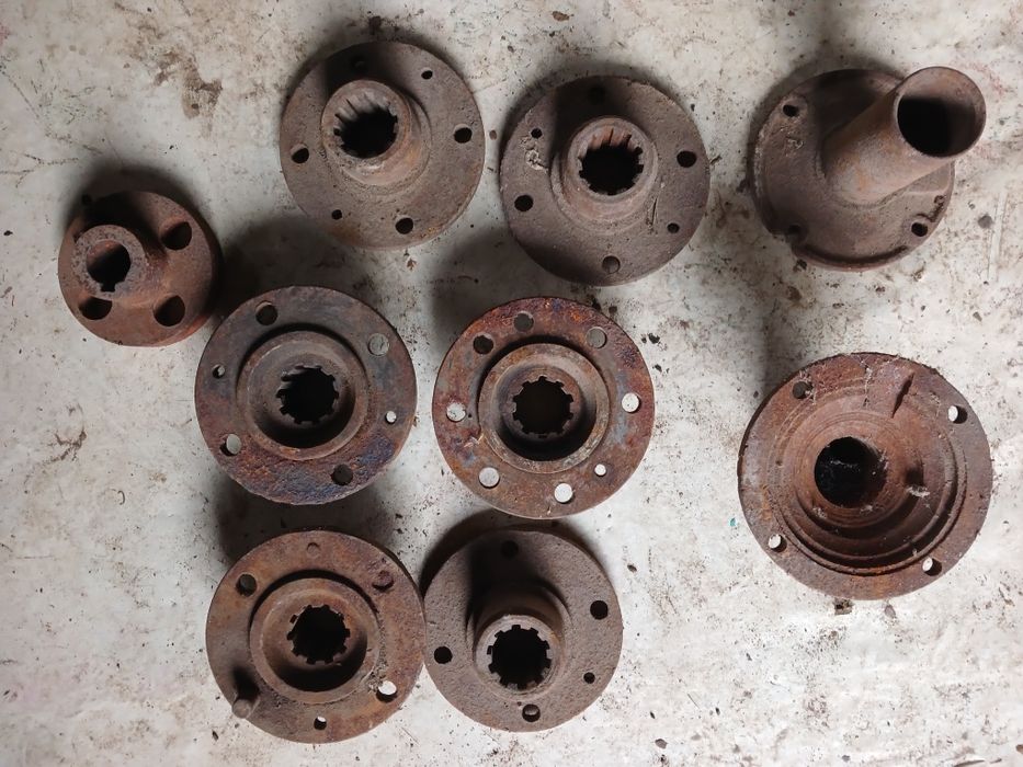 Флянці вторичного валу і редуктора заднього моста ГАЗ 52,53,66. Вживан