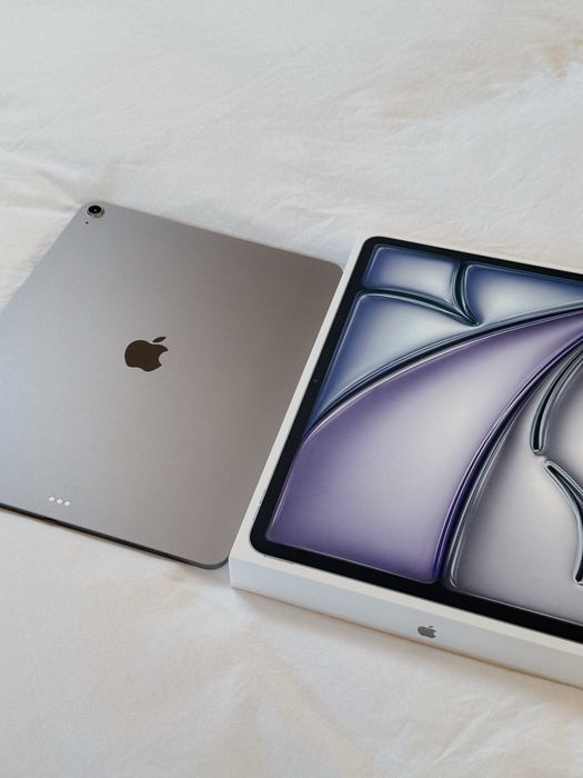 Ipad Air 13” M3 (2025) 128 GB Wi-Fi Space Gray + etui ESR Rebound 350