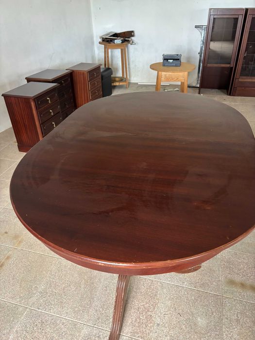 Mesa Classica extensivel de madeira mogno