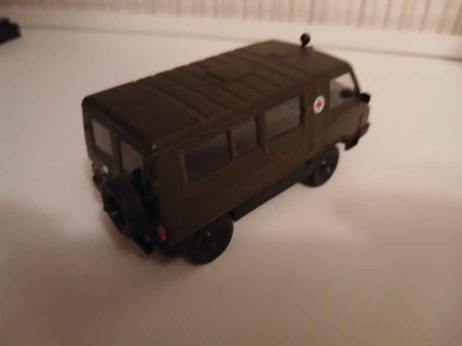 Колекційна машинка УАЗ-3972 випуск 96 Автолегенди СРСР