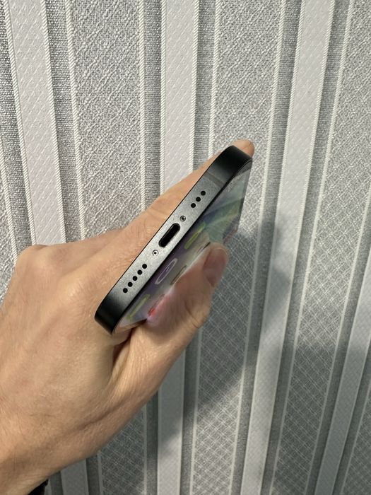 Apple iPhone 13 128 gb. Неверлок, акб 92%