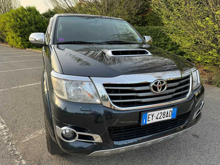 Разборка бампер Toyota HILIX передній б/у запчастини
