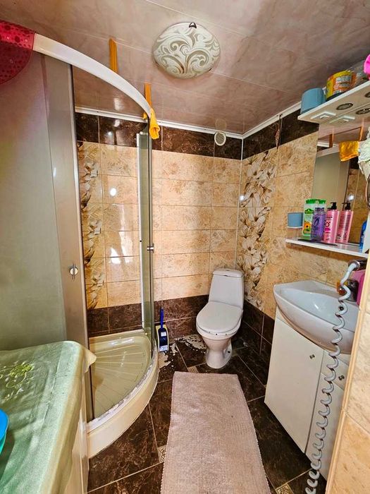 Продається добротний цегляний будинок...