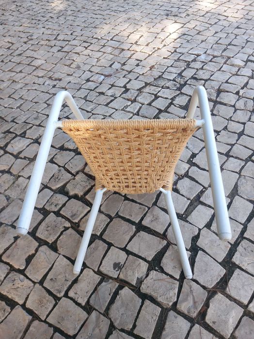 Cadeira de criança, estrutura metalica, trabalhado feito a mão