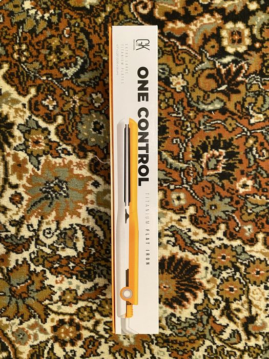 GKhair One Control Titanium Flat Iron