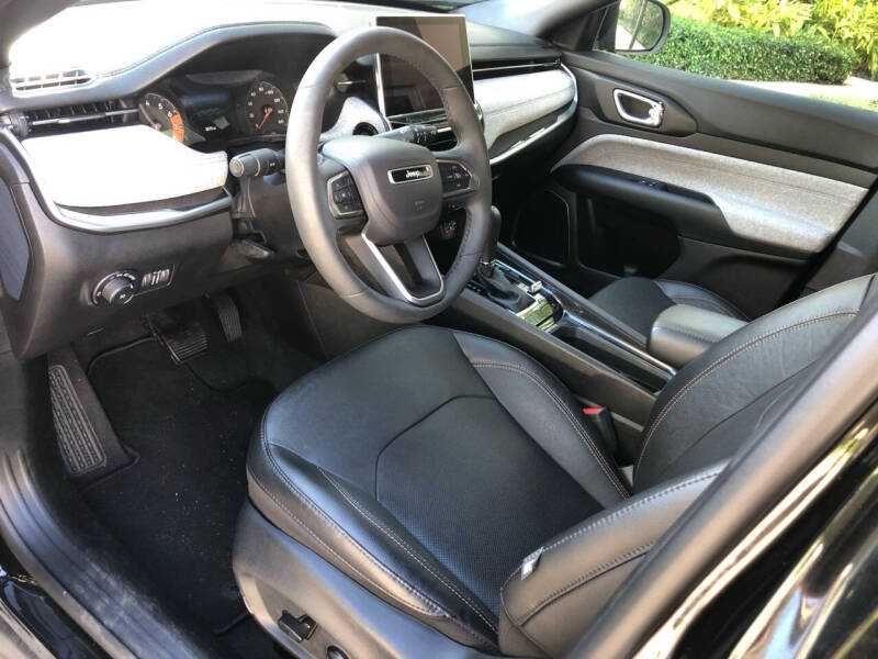 2023 Jeep Compass Latitude Lux