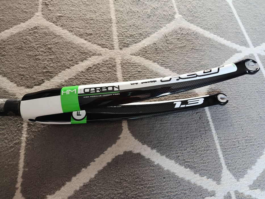 Widelec, widełki felt 1,3 carbon