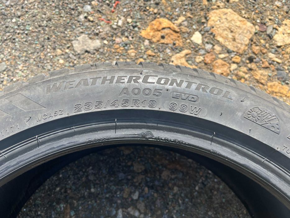 Шини зимові/всесезонні Bridgestone EVO A005 - 235/45/19