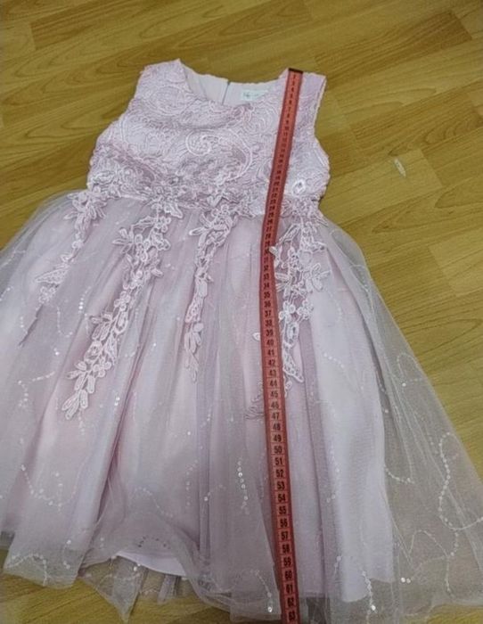 Ніжна святкова сукня 122