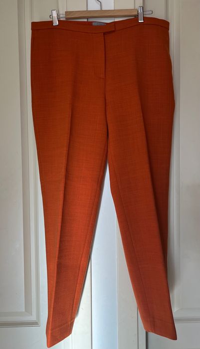 COS - Eleganckie wełniane spodnie w kant, rozmiar 44