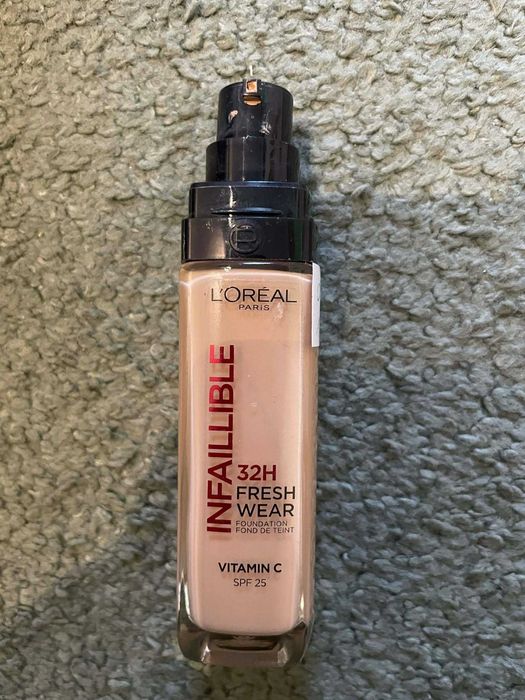 Podkład L'Oreal Infaillible Spf25 140 Golden Beige 30 ml 16026(3)