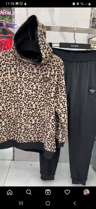 Костюм жіночий велюровий