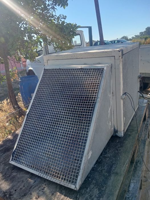 Equipamentos industriais, aspiração e AC para arcas