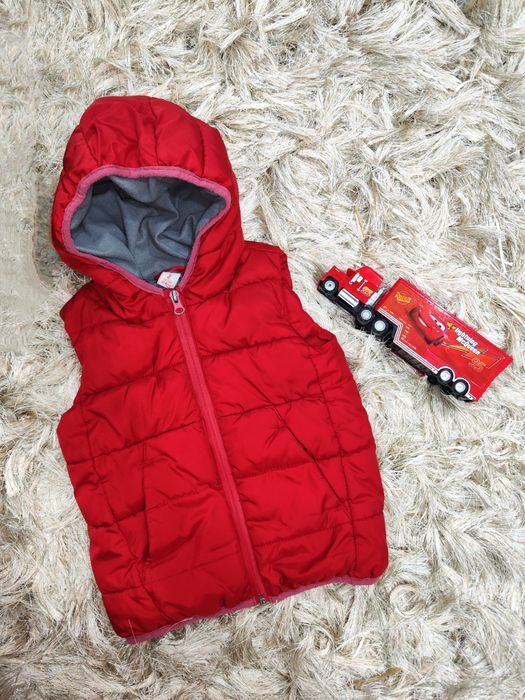 Жилетка дитяча(безрукавка)ZARA,шапка лопата,Koton Baby червона жилетка