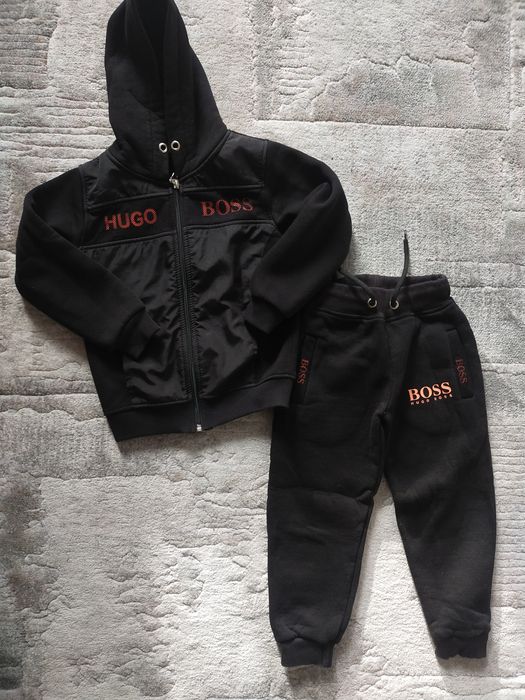 Ocieplany grupy jesienny lookboodres dziecięcy grubszy materiał Hugo