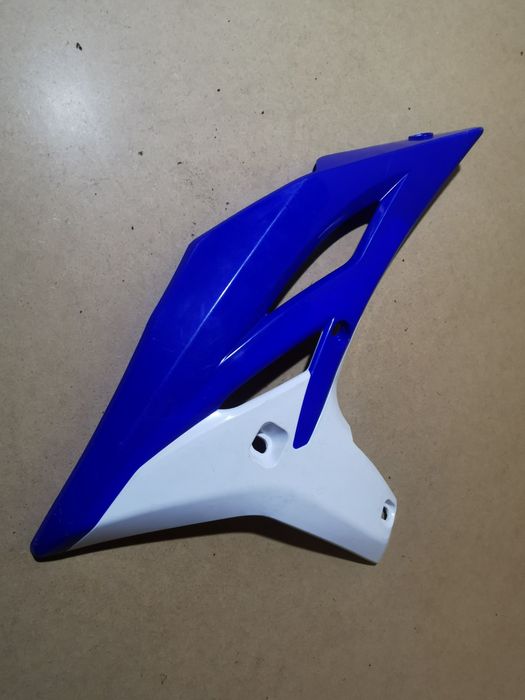 Yamaha yz 250 F osłona owiewka boczna przod lewa panel wypełnienie