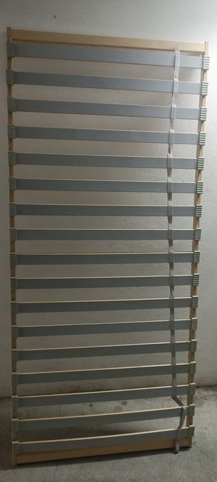 Cama solteiro IKEA malm