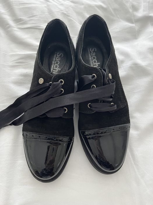 Sapatos em pele preta da Sacchi