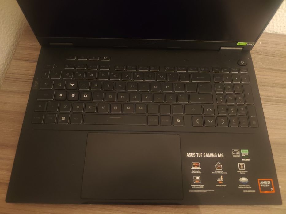 Notebook ASUS + Monitor AOC