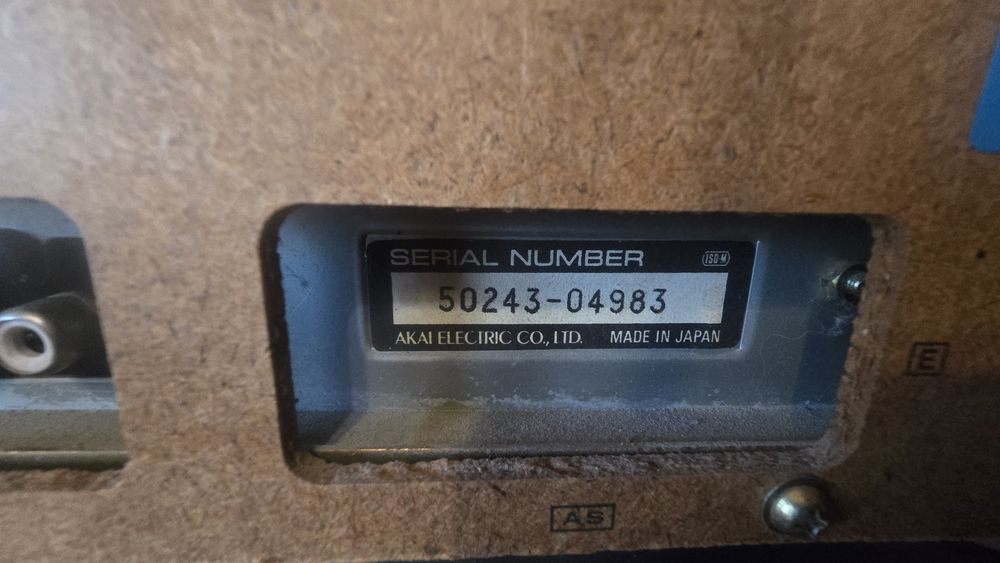 Стрелки! Касетная дека AKAI CS-M01