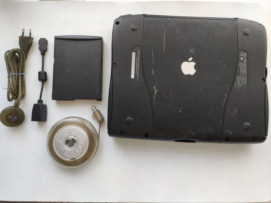 Retro Laptop Apple PowerBook G3