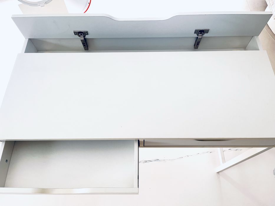 Biurko Ikea Alex z szufladami + podstawka gratis