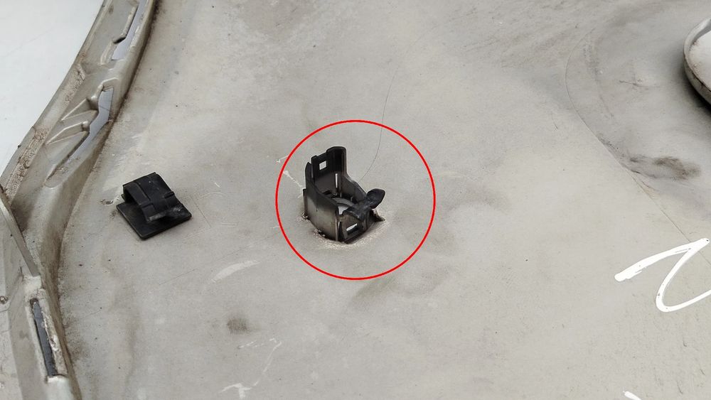 Canto Para Choques Tras Esquerdo FORD Focus III Carrinha