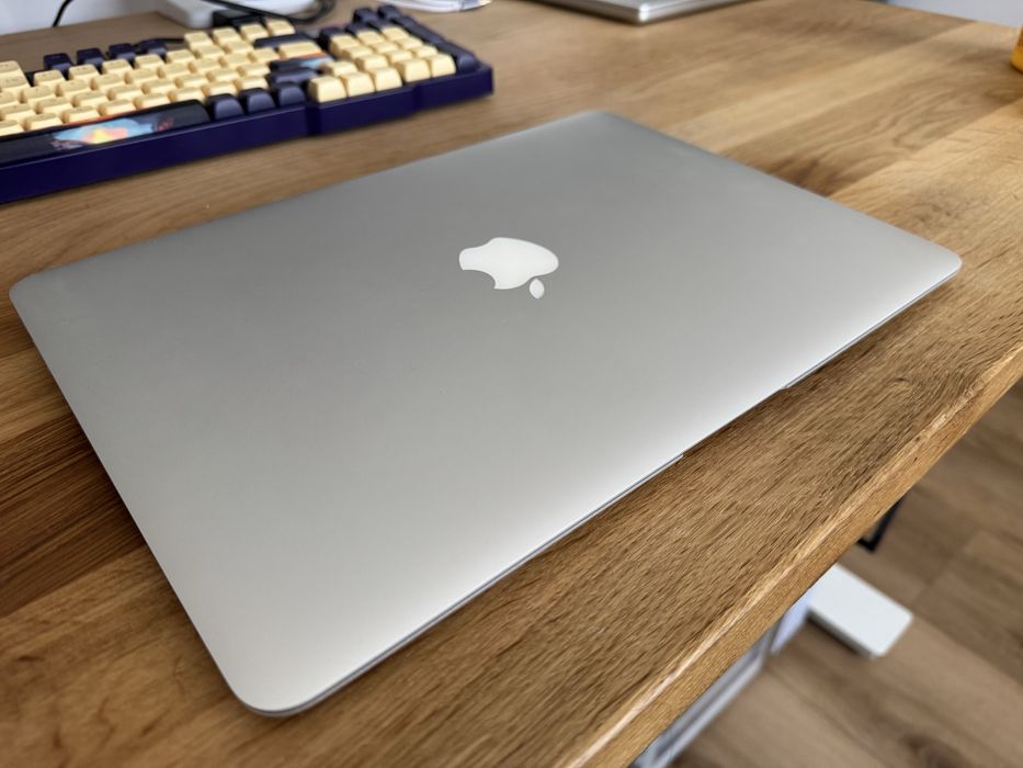 MacBook Air 13” 2017 i5 / 8 GB / 128 GB, Stan bardzo dobry