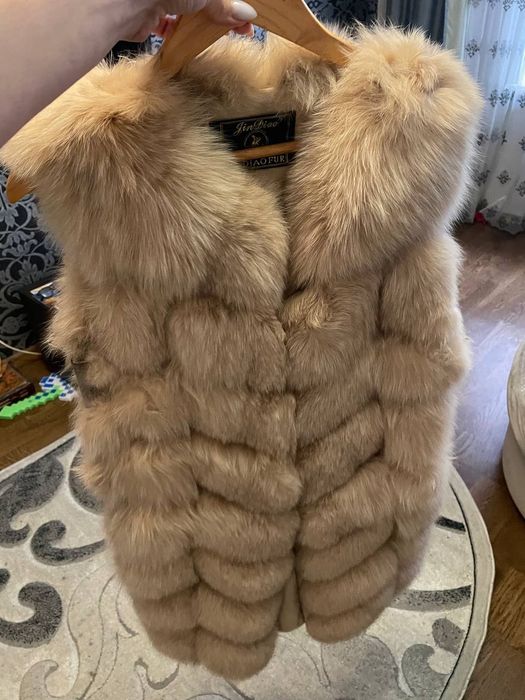 Хутряний жилет з песця