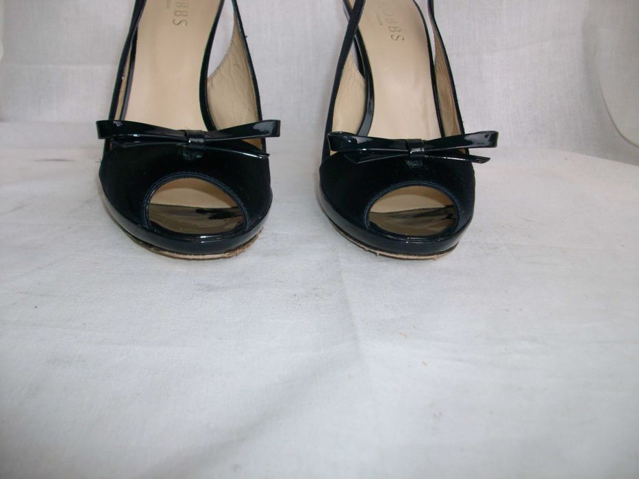 Hobbs vero cuoio włoskie skórzane granatowe szpilki sandałki satyna 37